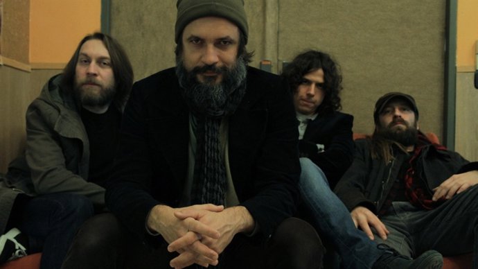 Miquel Àngel Landete, en primer término, lider de El Cor Brutal.