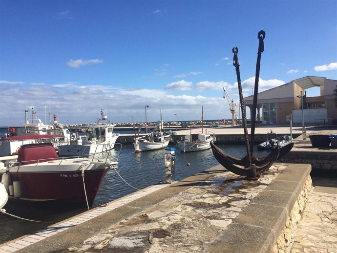 Instalaciones del puerto de Cala Bona
