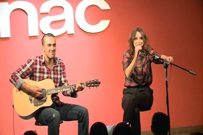 Chenoa y Javier Arpa, cada día más unidos