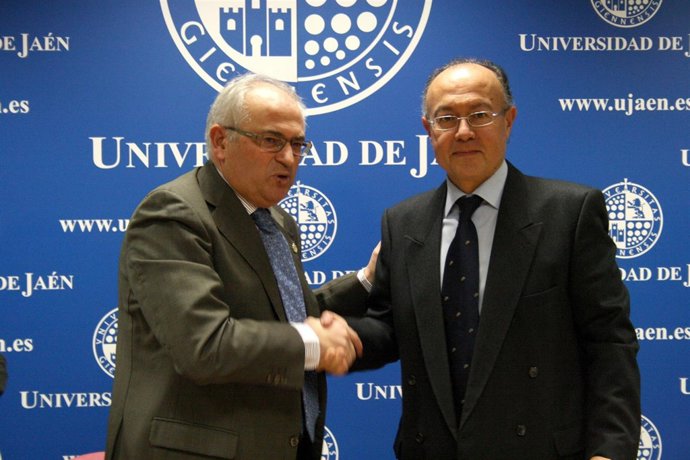 Firma de convenio entre la Universidad de Jaén y Amigos de Jaén