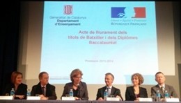 Un centenar de alumnos catalanes se gradúan del doble título de Batxibac