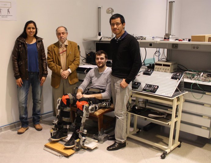 Investigadores de la UPCT diseñan el prototipo de un exoesqueleto