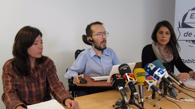 Pablo Echenique con otras integrantes de su candidatura a Podemos Aragón