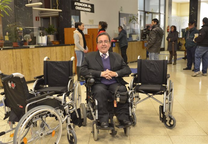 Nuevas sillas de ruedas para las dependencias municipales