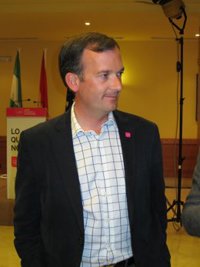 UPyD pide la "dimisión inmediata" de Chaves y Griñán y urge a Díaz a comparecer para dar explicaciones