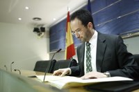 El PSOE asegura que Chaves y Griñán tendrán que entregar sus actas y renunciar al escaño si se les imputa algún delito