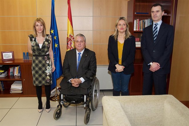 Pariticipantes en el encuentro, entre ellos Juan José Aliste y Marimar Blanco.