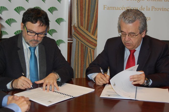 Unicaja farmacéuticos acuerdo colaboración empleo