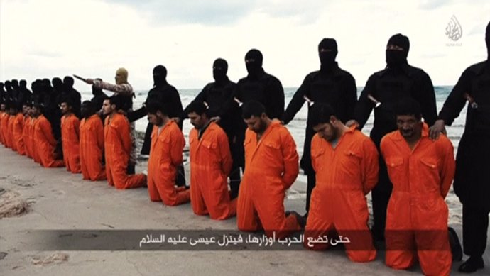 Terroristas del Estado islámico matan a cristiano coptos 