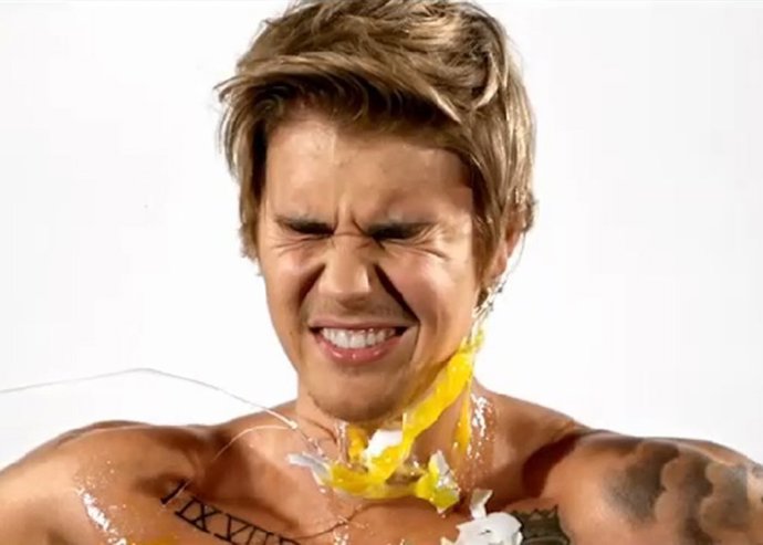 Justin Bieber, de lanzar huevos a su vecino a que se los lancen