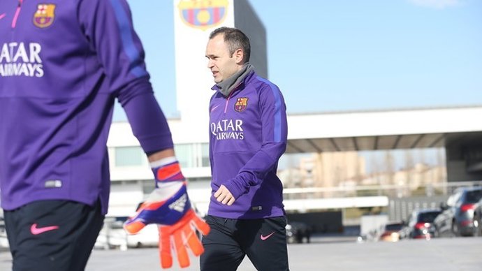 Andrés Iniesta en el entreno del FC Barcelona