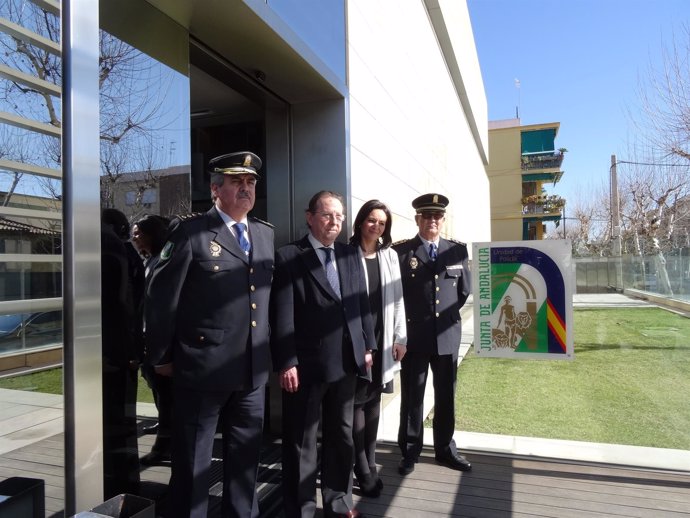 Emilio de Llera visita la nueva sede de la Policía adscrita a la Junta en Córdob