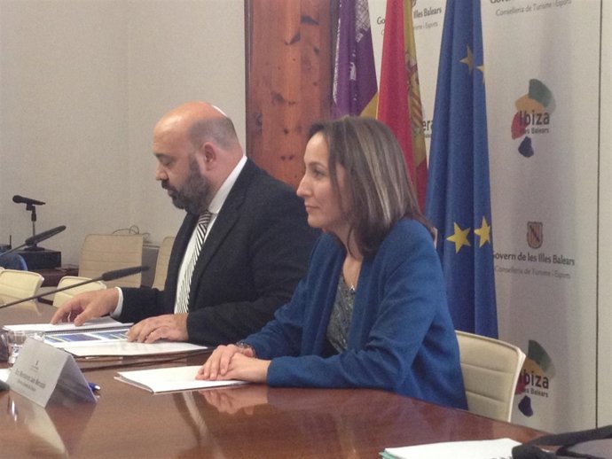 El conseller de Turismo y Deportes, Jaime MartíneZ