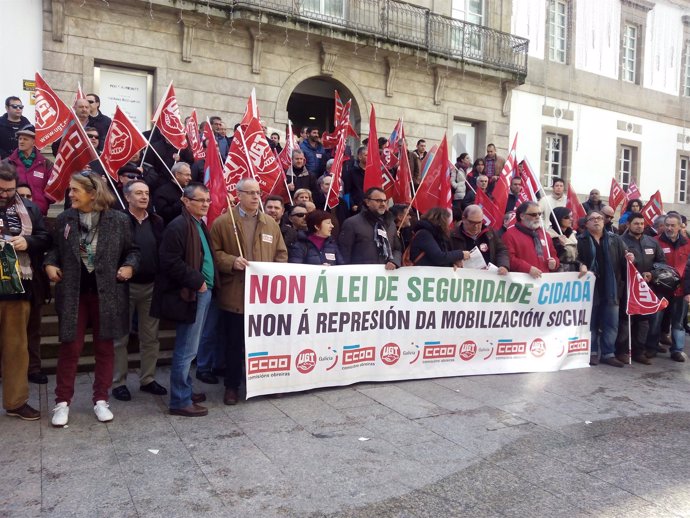Concentración sindicatos Vigo en defensa libertades 