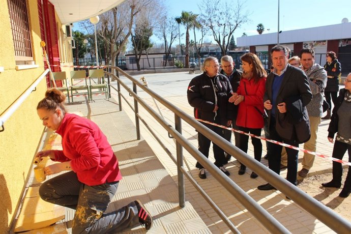 Espadas en el colegio 'Santa Clara'
