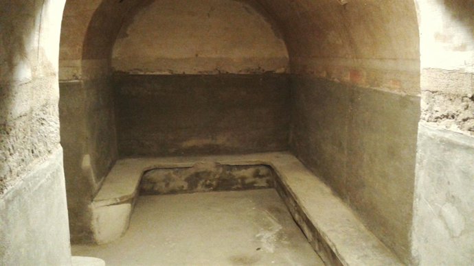 Una de las cuatro salas del refugio antiaéreo de la plaza Balmis