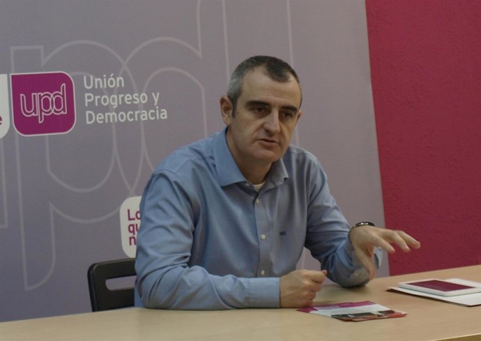 El candidato de UPyD a la Comunidad, César Nebot
