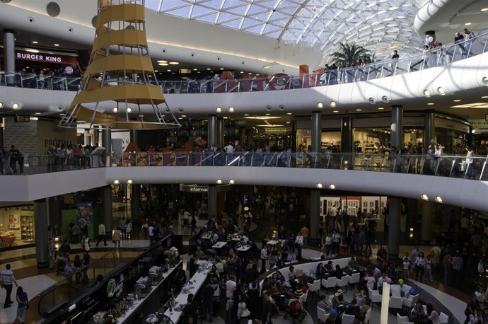 Centro comercial marineda de A Coruña comprado por la socimi Merlín