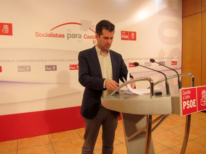 Luis Tudanca, en la sede del PSCyL