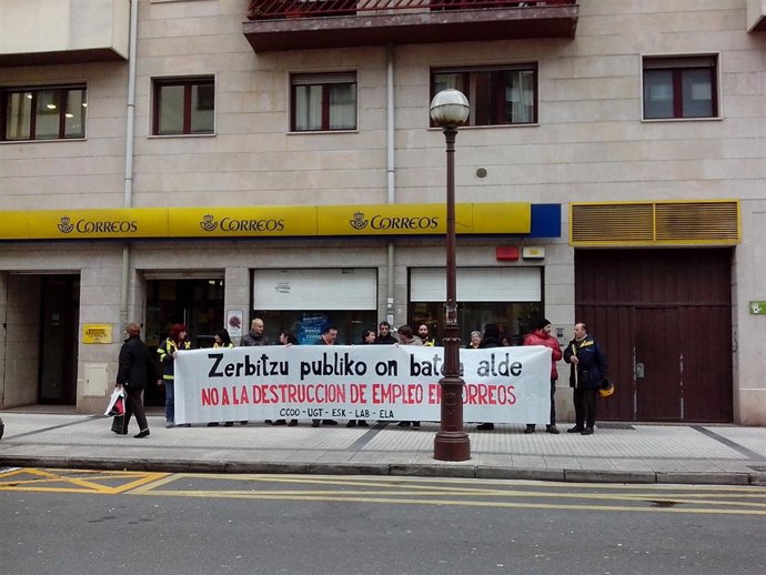 Concentración trabajadores de Correos
