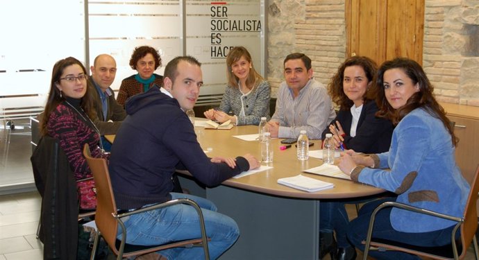 Reunión socialista de política local