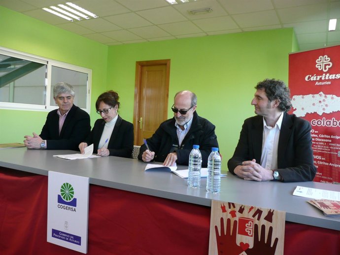 Firma del convenio entre Belen Fernández y José Ignacio Alonso