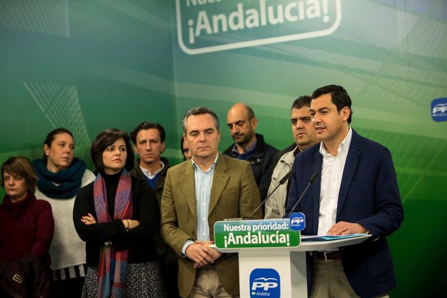 Juanma Moreno en rueda de prensa