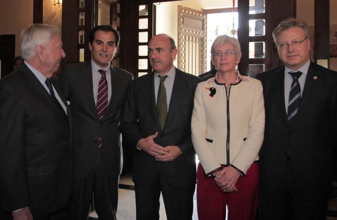 De Guindos (centro) en Córdoba