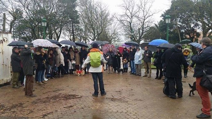 Asamblea en el parque de La Marga