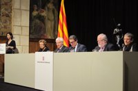 Mas: "Agresores de muchas épocas han procurado romper las piernas de la identidad catalana"