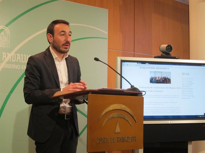 López Gil en rueda de prensa