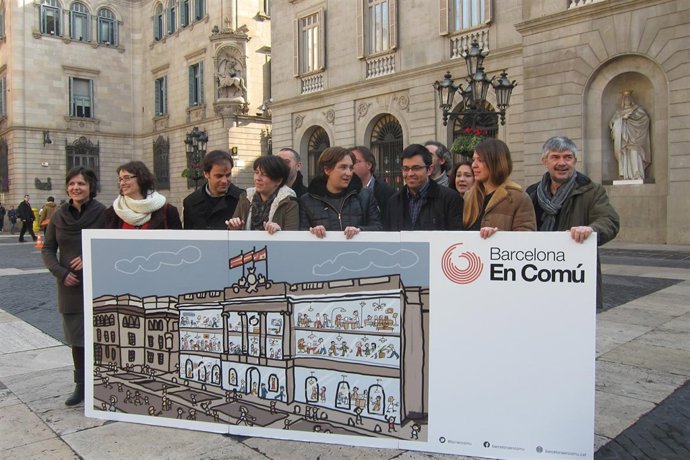 La lista de Colau incluye a Pisarello, Laia Ortiz, Jaume Asens y Janet Sanz