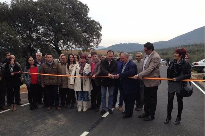 Inauguración carretera de Azabal (Cáceres)