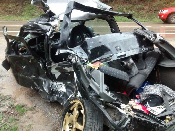 Estado en el que ha quedado el coche en el que viajaba el hombre