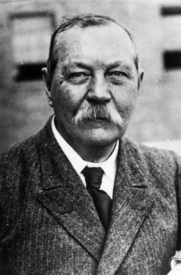 Sir Arthur Conan Doyle 