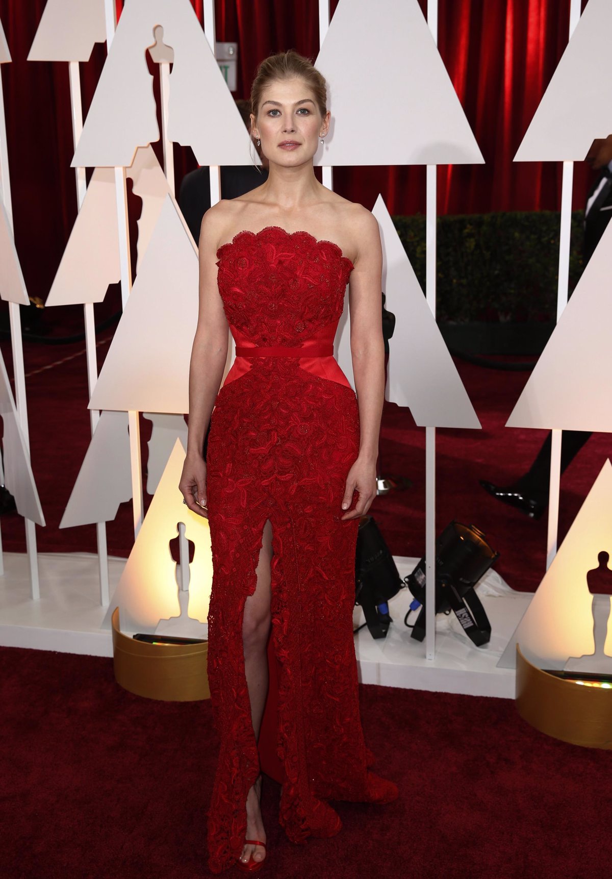 Alfombra roja los Oscar 2015: Vestidos y brillan en el desfile