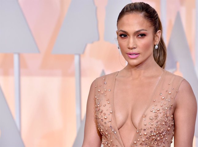 Oscar 2015: Jennifer Lopez y su escote 87th Annual Academy Awards - Red Carpet 