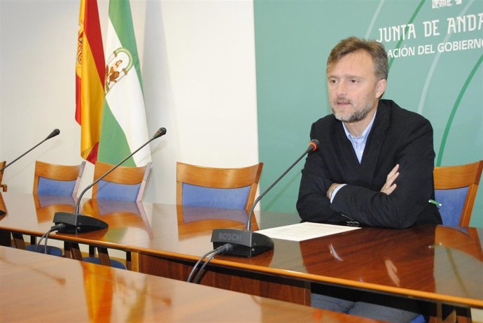 El delegado de la Junta en Huelva, José Fiscal. 