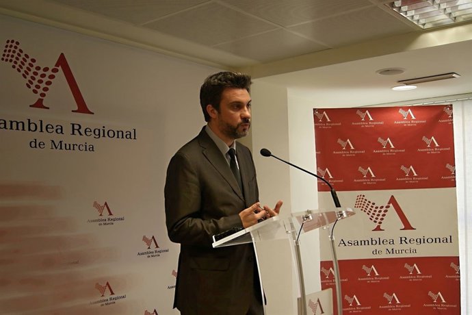 El diputado del PSOE, Joaquín López, en la Asamblea