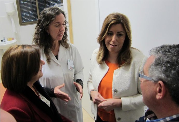 Susana Díaz visita el nuevo centro de salud de Valdezorras