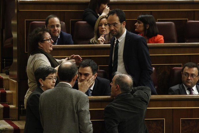 Pedro Sánchez y Antonio Hernando en el Grupo del PSOE en el Congreso