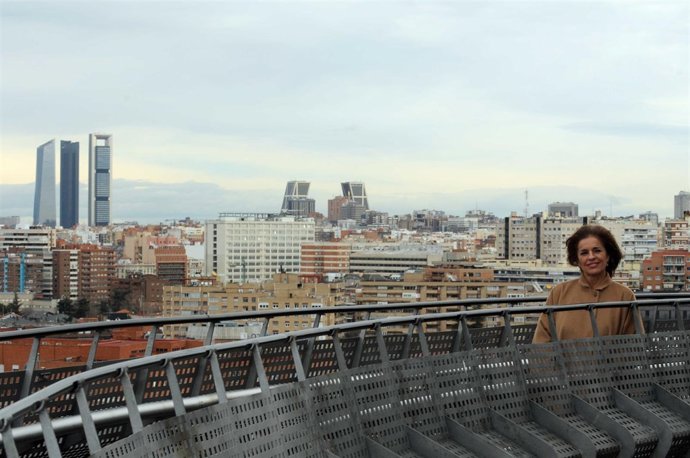 Botella en el Faro de Moncloa                