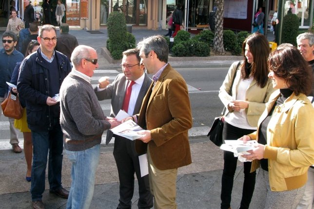 Heredia en Benalmádena con Víctor Navas, candidato PSOE Alcaldía Benalmádena