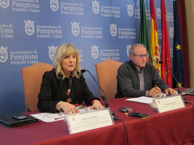 María Caballero y Gregorio Urdániz en la rueda de prensa