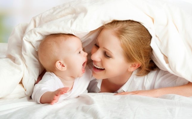 Madre, bebé, en la cama, mujer, niño