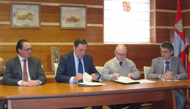 Sanidad y la Asociación Castellano Leonesa de Oncólogos firman un acuerdo
