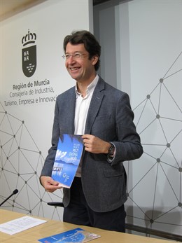 El consejero de Industria, Turismo, Empresa e Innovación, Juan Carlos Ruiz