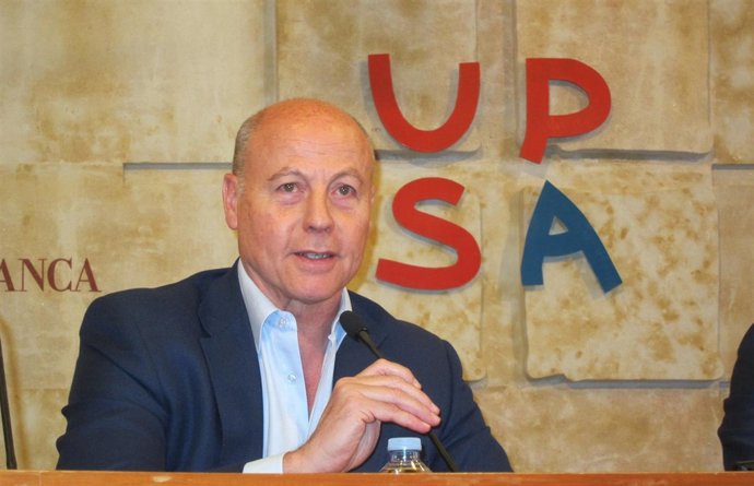 El doctor Juan Antonio Corbalán en Salamanca.