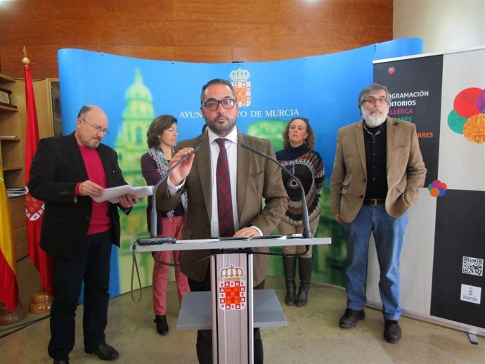 Rafa Gómez presenta programación auditorios municipales