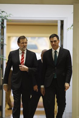 Rajoy y Sánchez firman el pacto antiyihadista en Moncloa